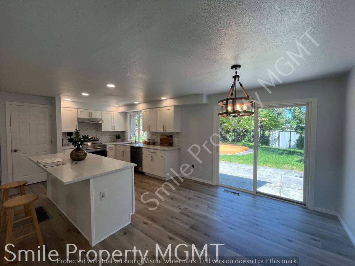 House for rent at 14915 SE Woodward St, Portland, OR 97236
