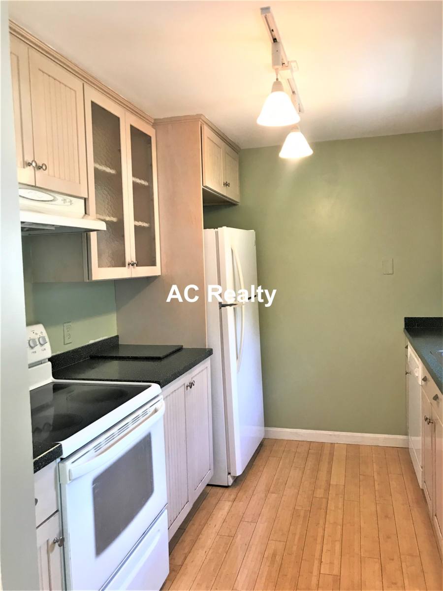 Townhouse for rent at 16 Mount Vernon St, Arlington, MA 02476