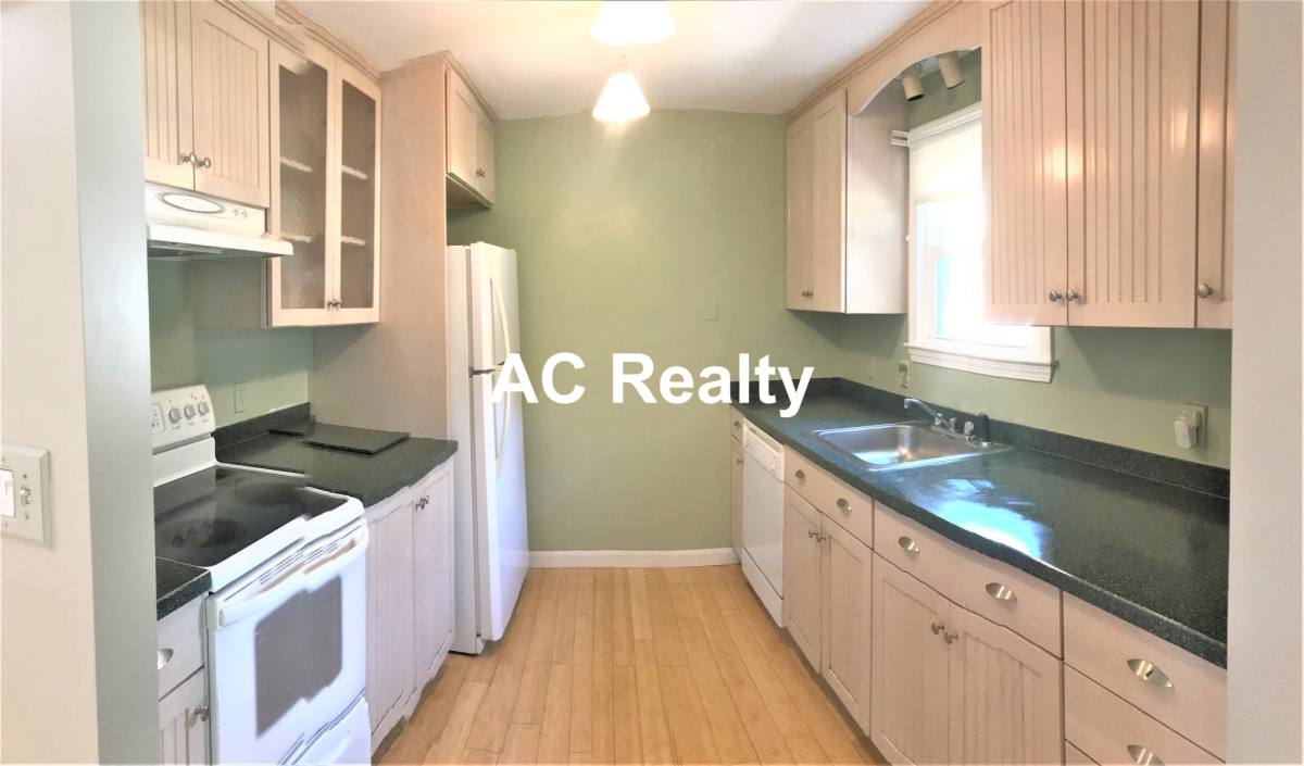 Townhouse for rent at 16 Mount Vernon St, Arlington, MA 02476