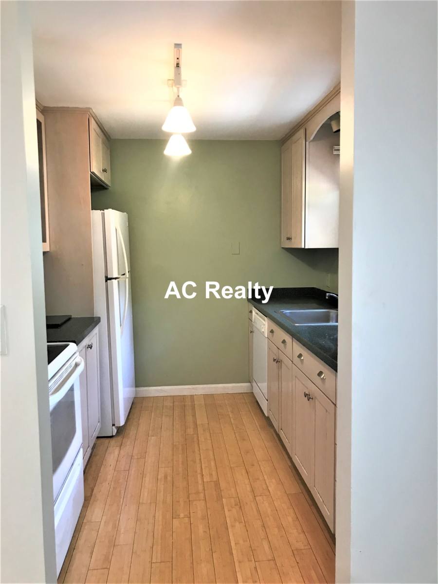 Townhouse for rent at 16 Mount Vernon St, Arlington, MA 02476