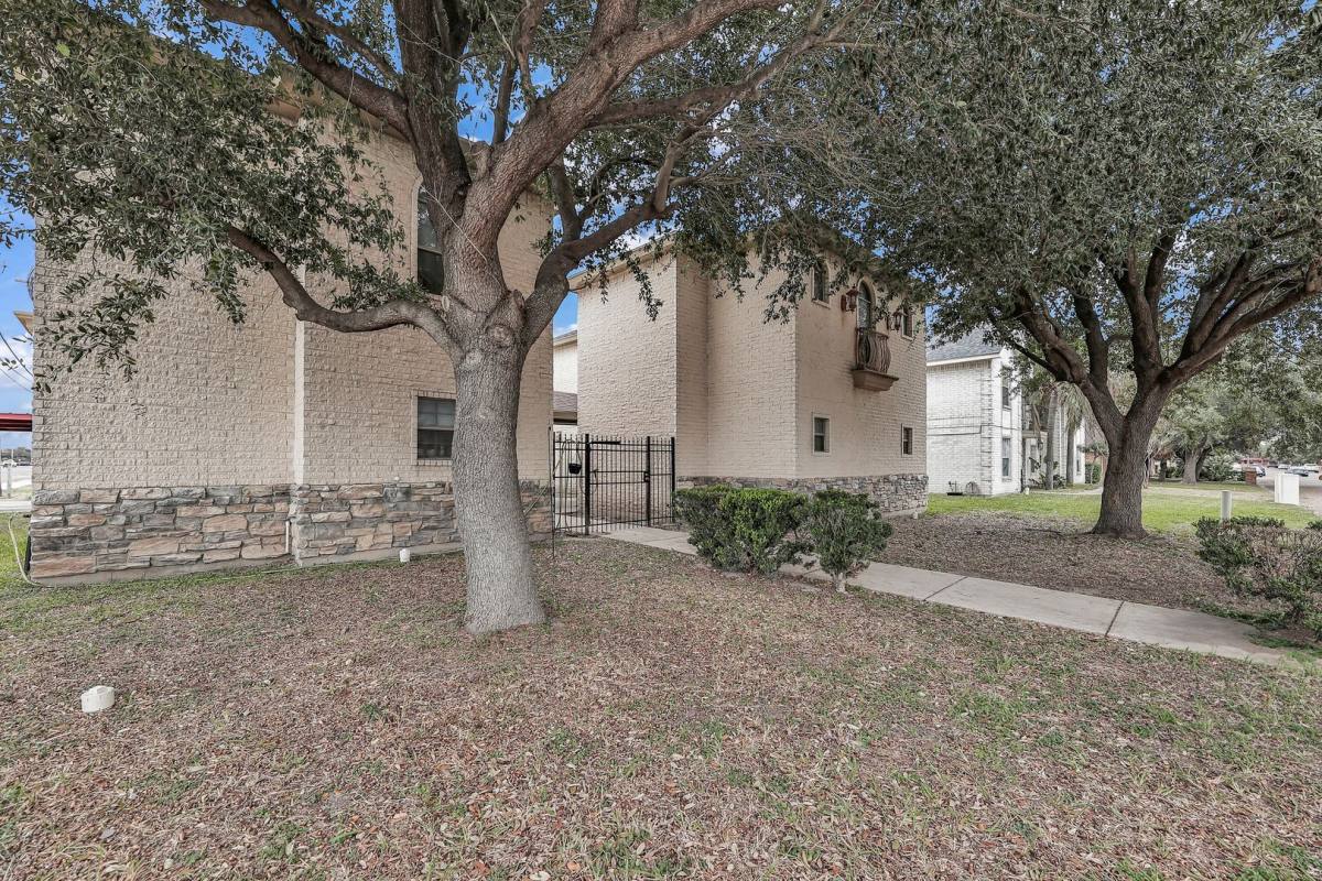 Apartment for rent at 2102 Kimberly Lane, Edinburg, TX 78541