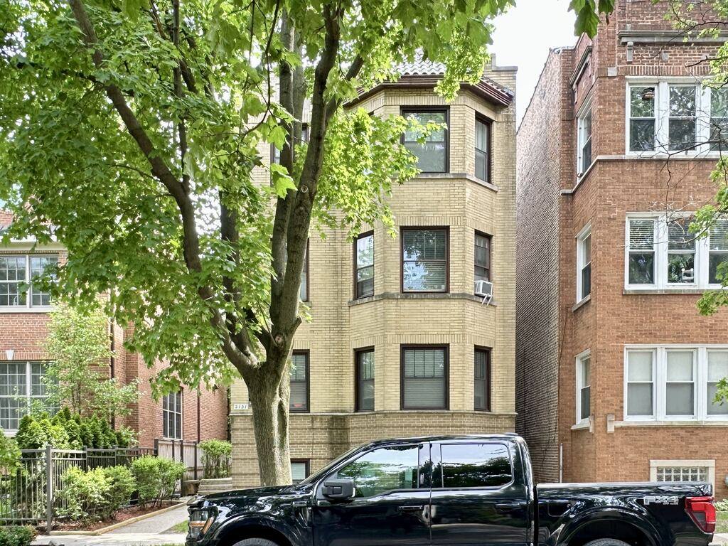 Apartment for rent at 2131 Giddings #A4, Chicago, IL 60625