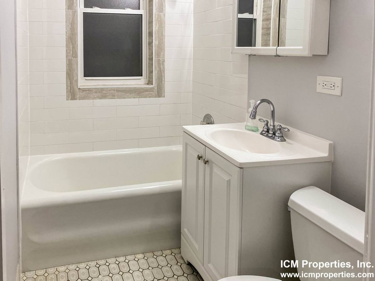 Apartment for rent at 3708 N Sheffield Ave #207, Chicago, IL 60613