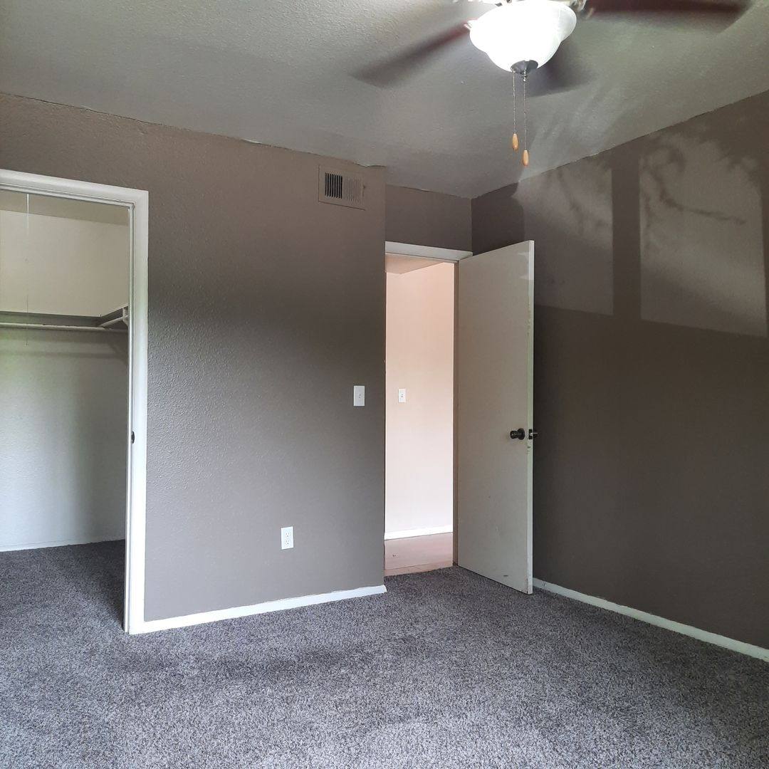 Apartment for rent at 5990 E 33rd Court, Tulsa, OK 74135