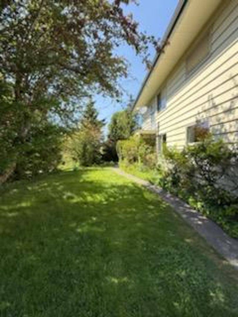 Apartment for rent at 2300 Broadway, Bellingham, WA 98225