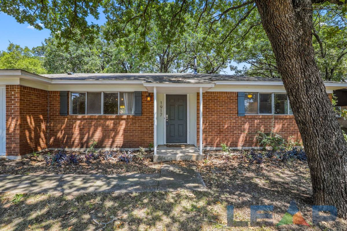 House for rent at 1917 Jacqueline Dr, Denton, TX 76205