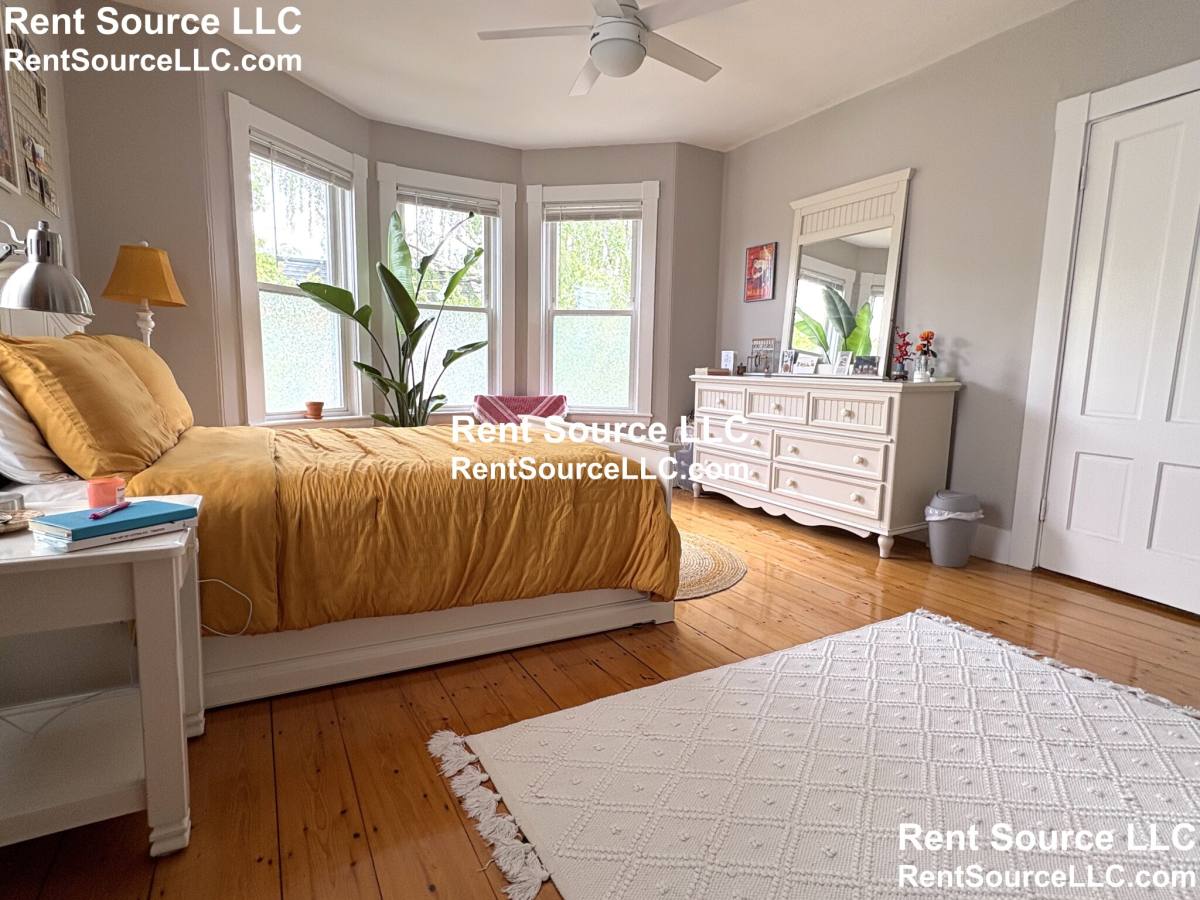Apartment for rent at 34 Wyatt St, Somerville, MA 02143
