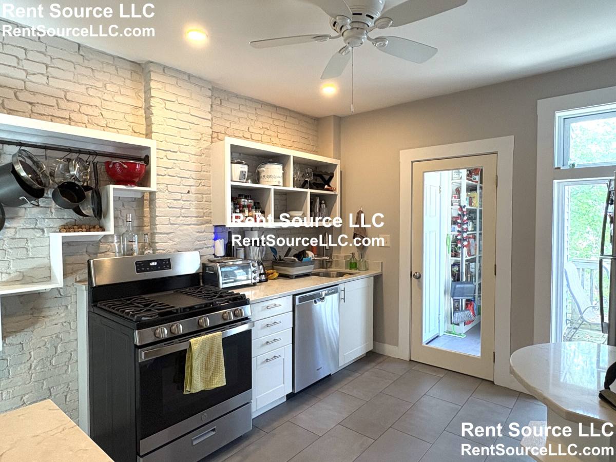 Apartment for rent at 34 Wyatt St, Somerville, MA 02143