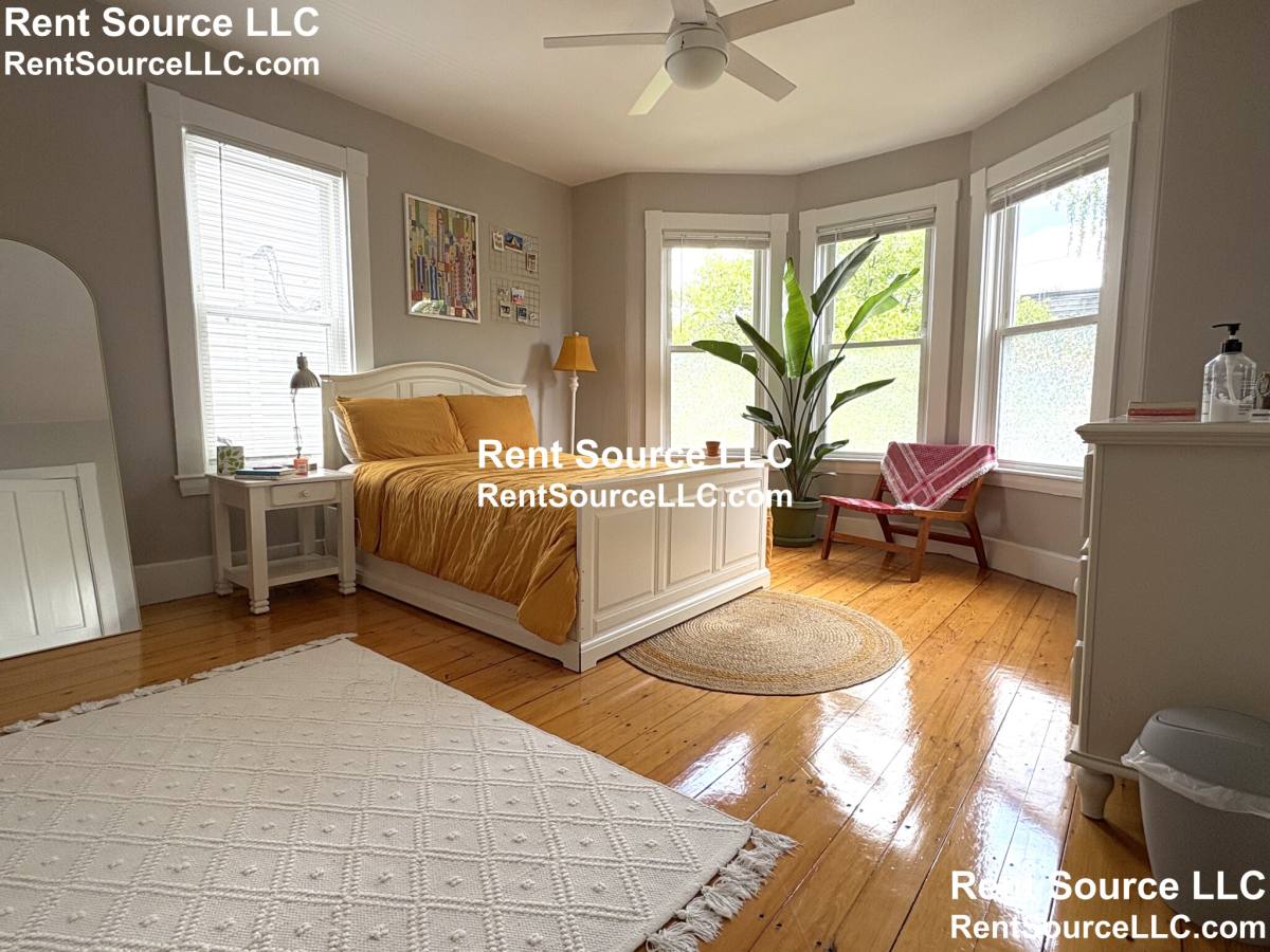 Apartment for rent at 34 Wyatt St, Somerville, MA 02143