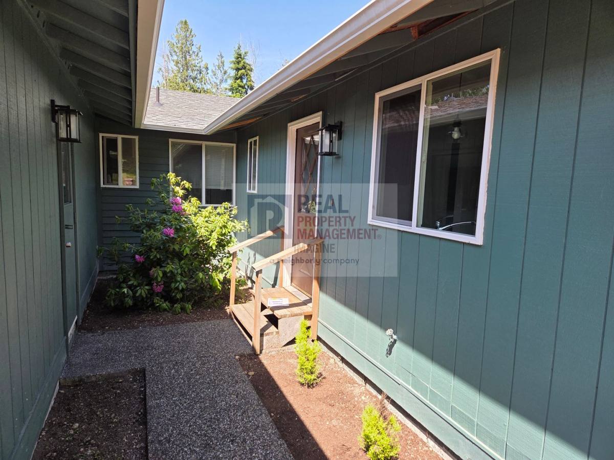 House for rent at 2040 Aqua Court NW, Olympia, WA 98502