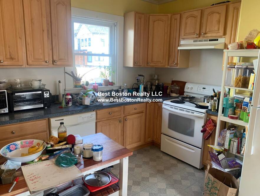 House for rent at 84 Walker #1, Newtonville, MA 02460