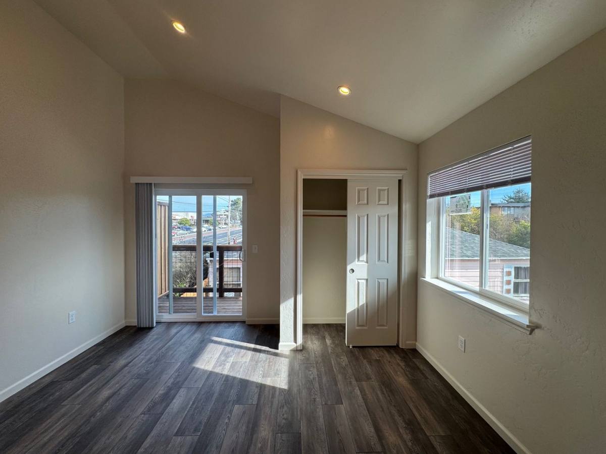 Apartment for rent at 967 W Harris St, Eureka, CA 95503