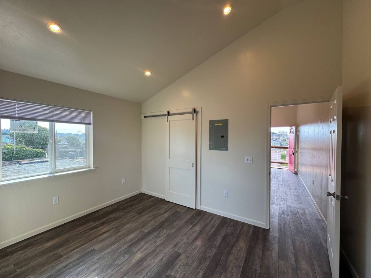 Apartment for rent at 967 W Harris St, Eureka, CA 95503