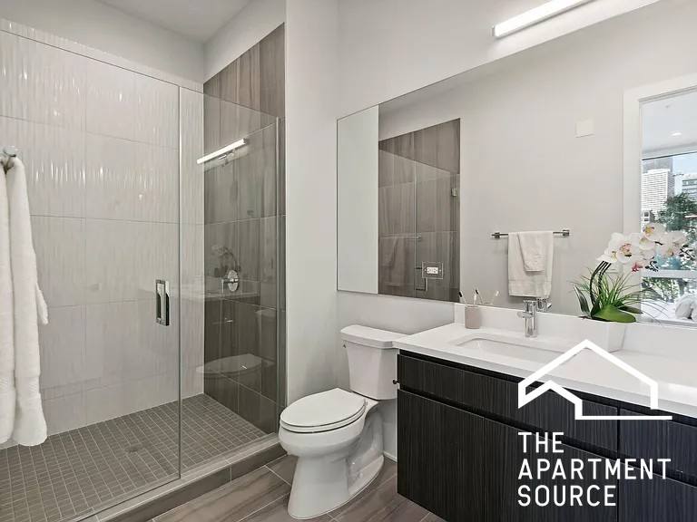 Condo for rent at 812 W Adams St, Chicago, IL 60607