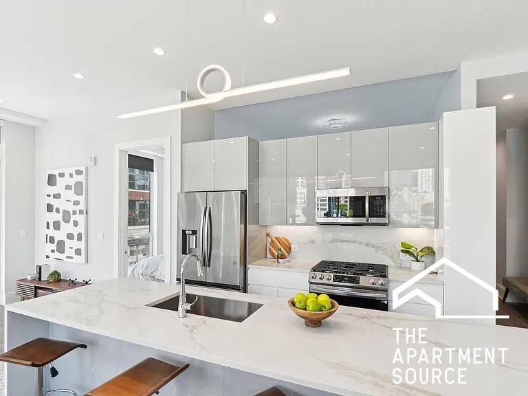 Condo for rent at 812 W Adams St, Chicago, IL 60607