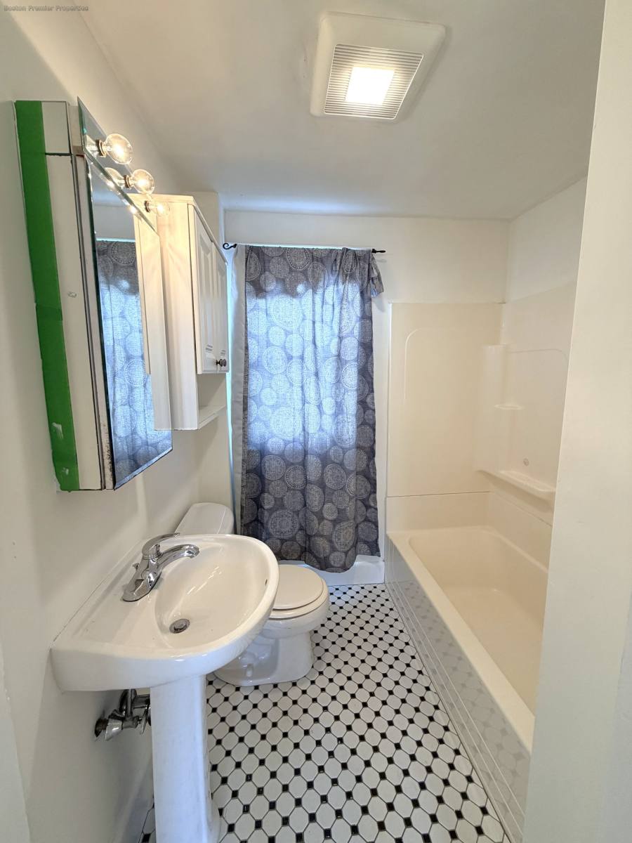 Apartment for rent at 15 Lawn Ave #15, Quincy, MA 02169