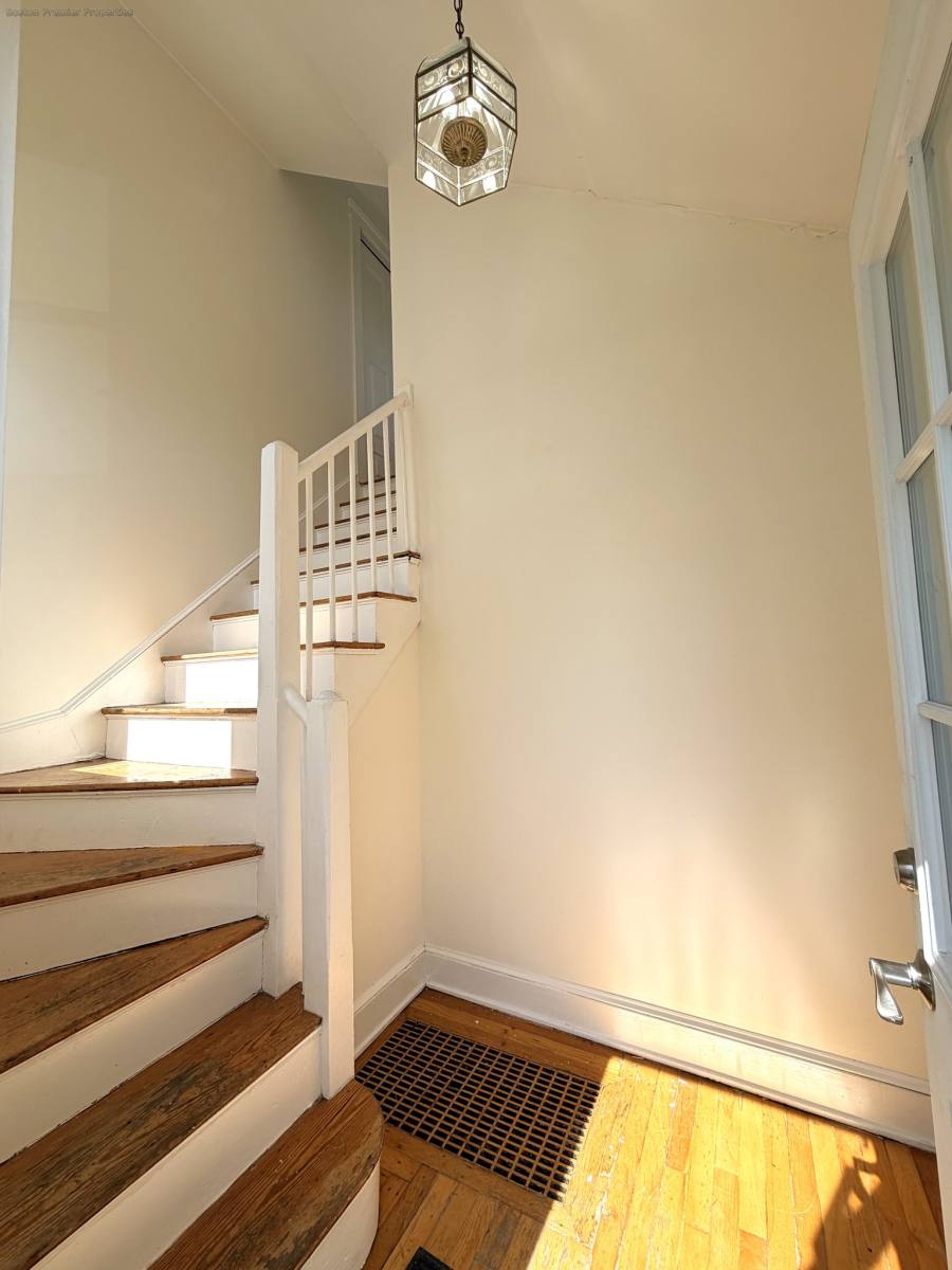 Apartment for rent at 15 Lawn Ave #15, Quincy, MA 02169