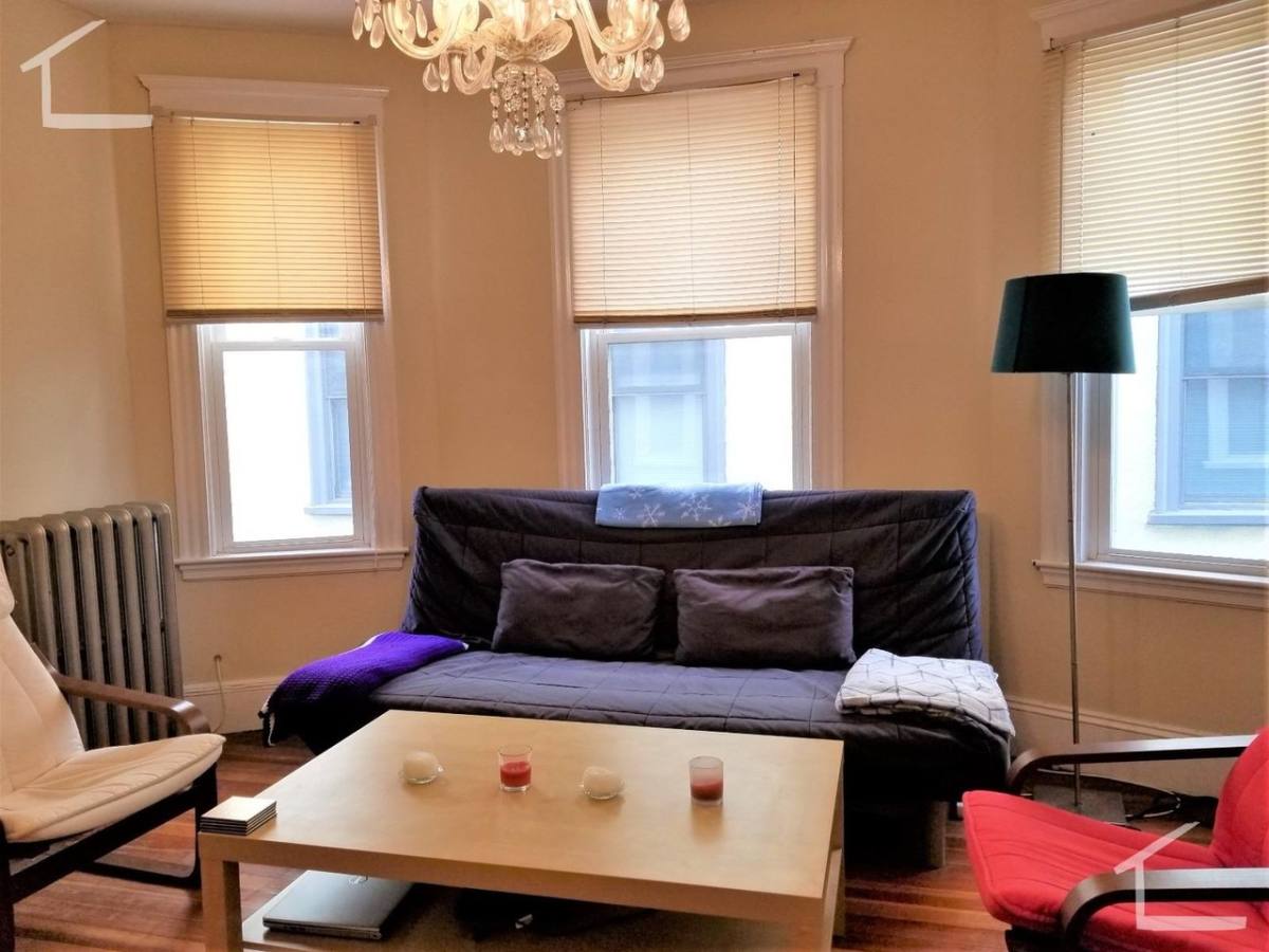 Apartment for rent at 119 Browne St #2, Brookline, MA 02446