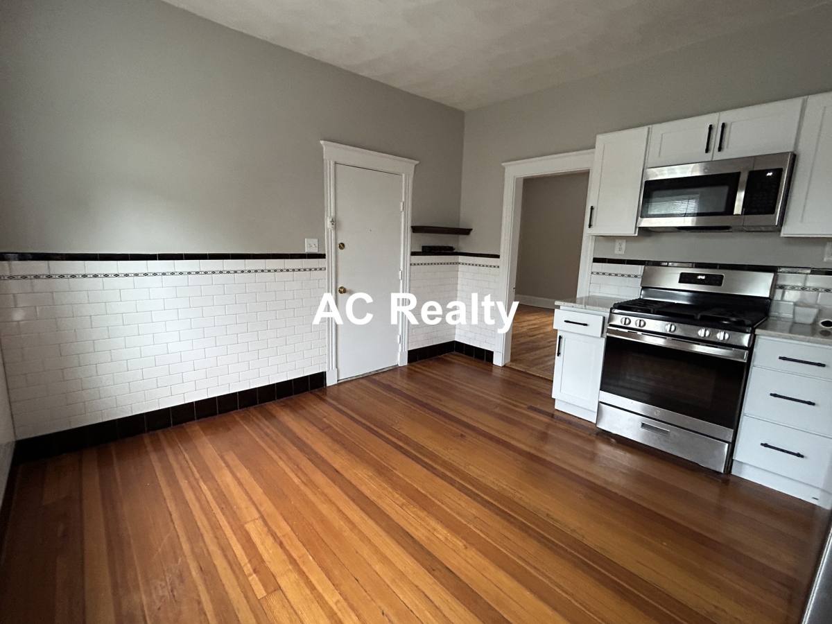 Apartment for rent at 506 Cross St #1, Malden, MA 02148