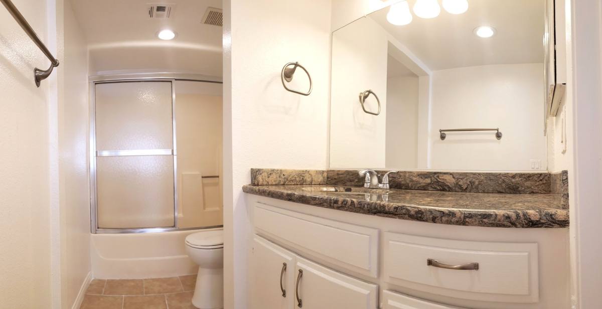 Apartment for rent at 11020 Hesby St, North Hollywood, CA 91601