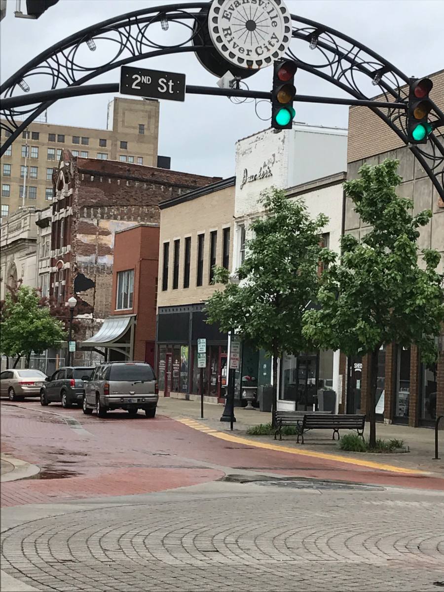 Apartment for rent at 211 Main St #B, Evansville, IN 47708