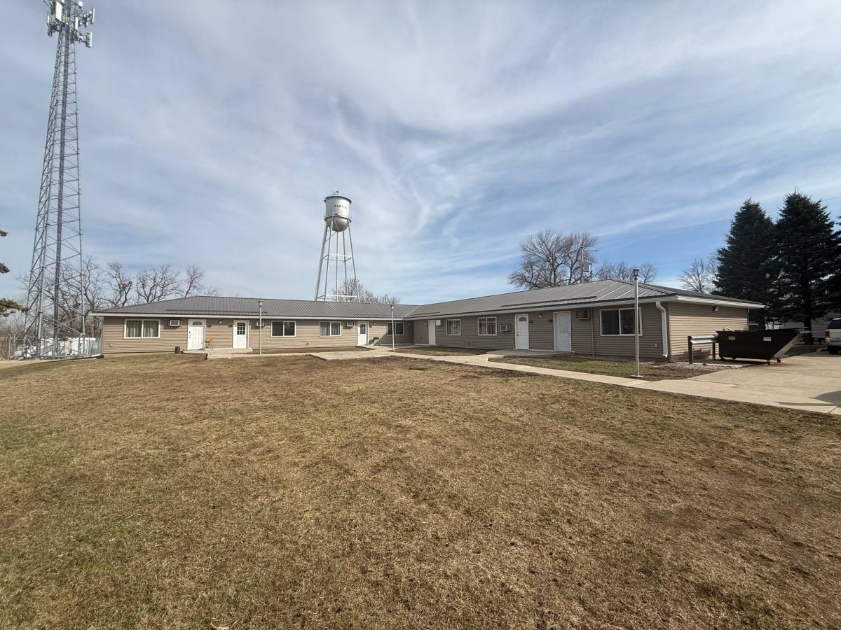 Apartment for rent at 467 4th Ave, Ashton, IA 51232
