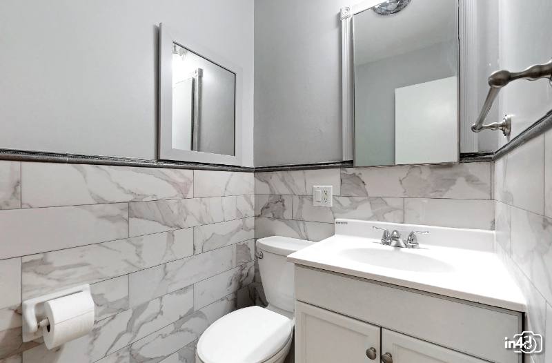 Apartment for rent at 2000 W Arthur Ave #2NW, Chicago, IL 60645