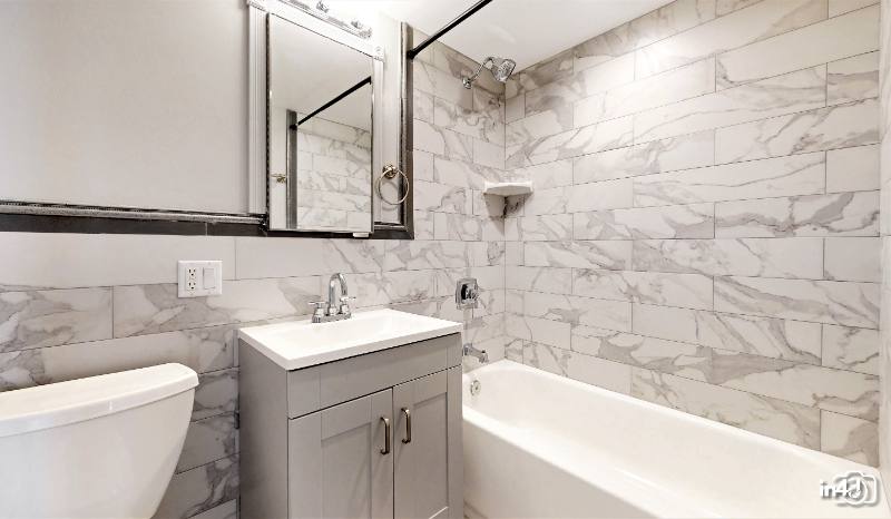 Apartment for rent at 2000 W Arthur Ave #2NW, Chicago, IL 60645