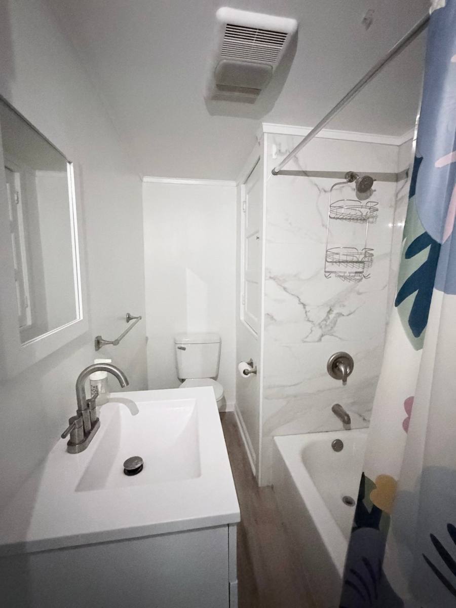 House for rent at 2102 S St #2F, Philadelphia, PA 19146