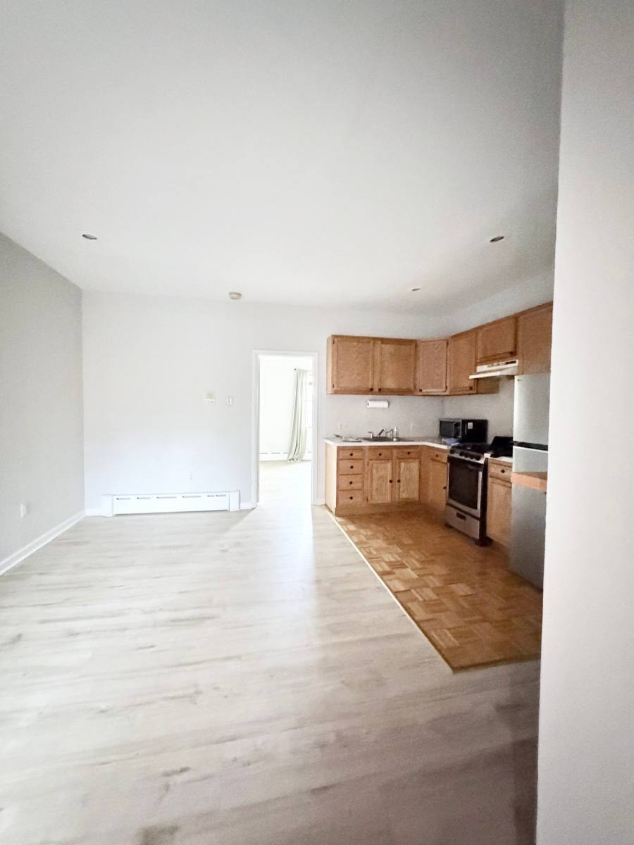House for rent at 2102 S St #2F, Philadelphia, PA 19146