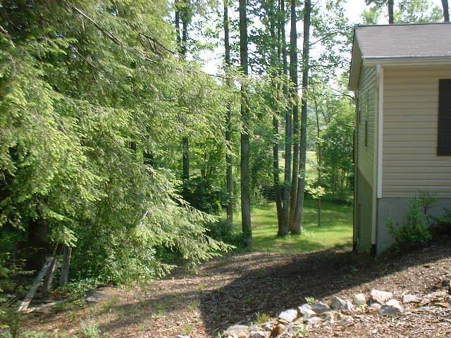 Apartment for rent at 1826 Lower Ridgewood Blvd, Hendersonville, NC 28791