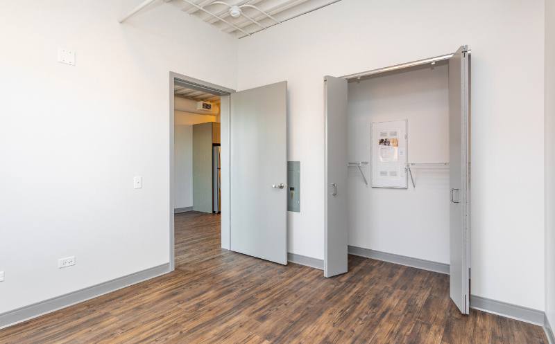 Apartment for rent at 940 W Dakin, Chicago, IL 60657
