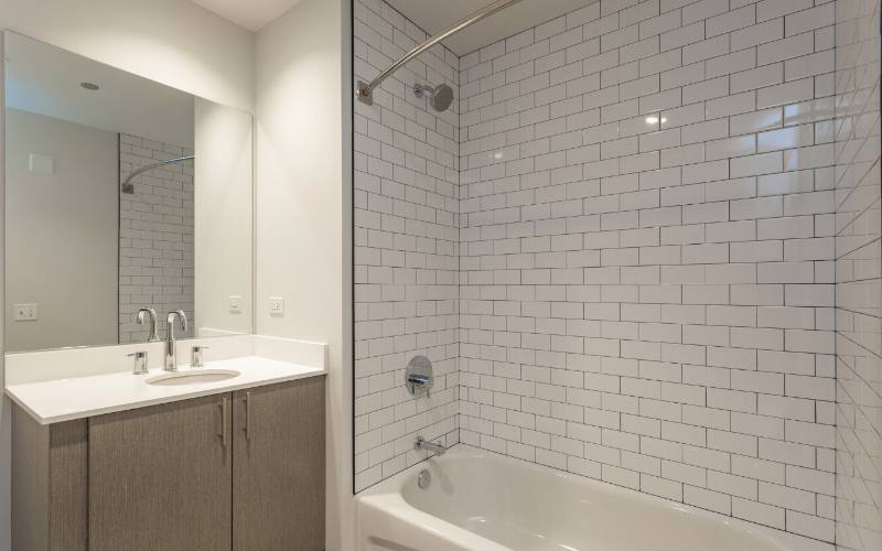 Apartment for rent at 940 W Dakin, Chicago, IL 60657