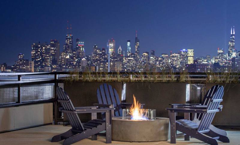 Apartment for rent at 940 W Dakin, Chicago, IL 60657