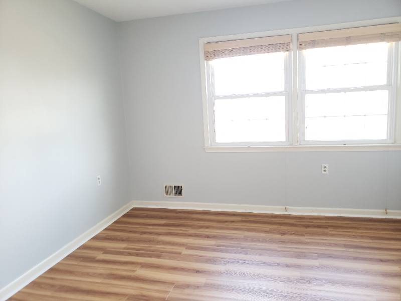 House for rent at 113 Davis Ave SW, Leesburg, VA 20175