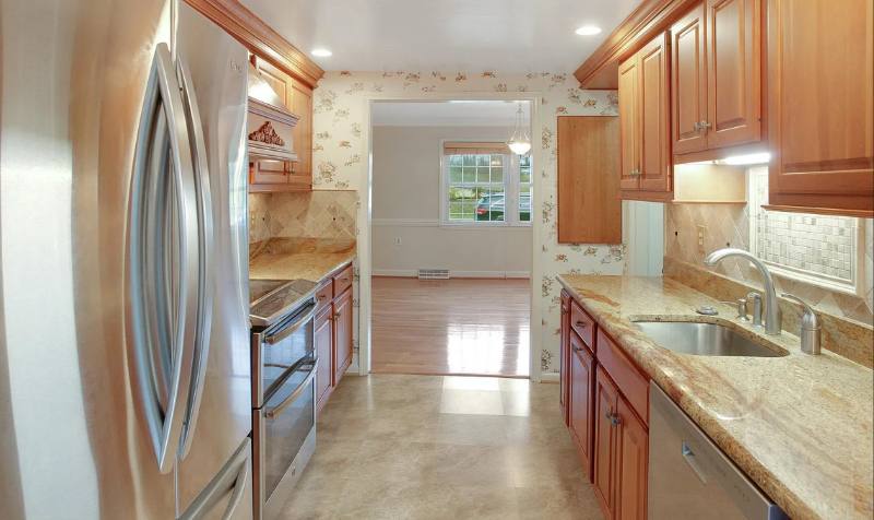 House for rent at 113 Davis Ave SW, Leesburg, VA 20175