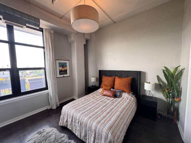 Apartment for rent at 811 W 15th Place #815, Chicago, IL 60608