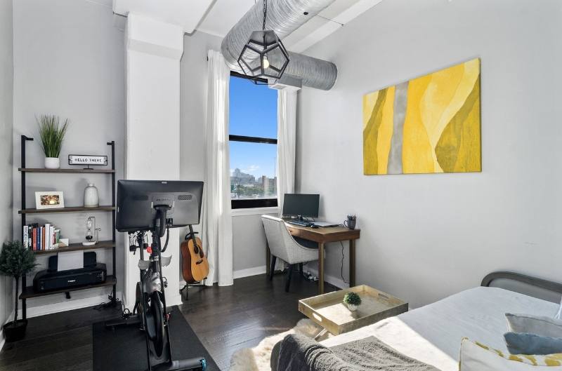 Apartment for rent at 811 W 15th Place #815, Chicago, IL 60608
