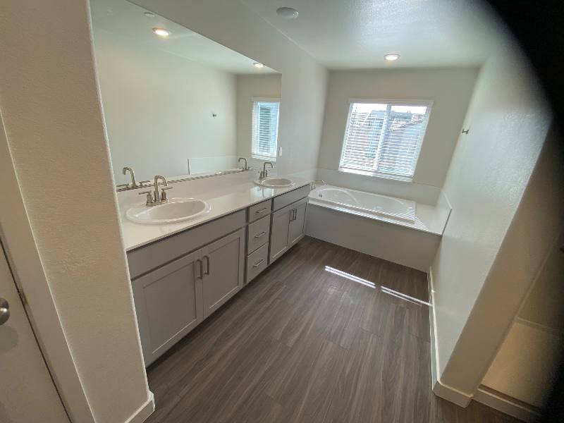 House for rent at 653 Barrett Lake Rd, West Sacramento, CA 95605