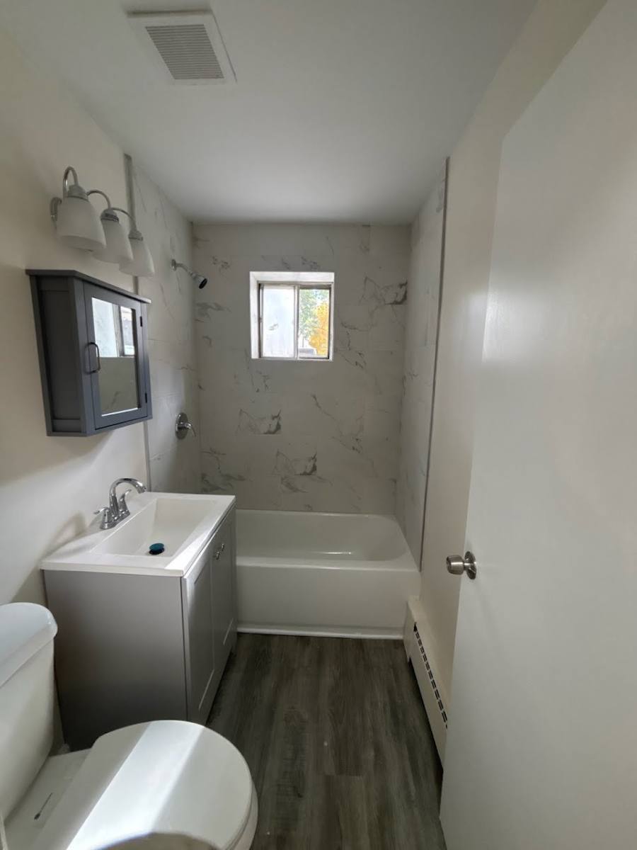 Apartment for rent at 14605 Des Plaines 1 W #1, Harvey, IL 60426