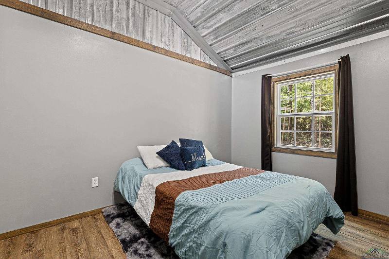 House for rent at 9190 N County Rd #2136, Henderson, TX 75652