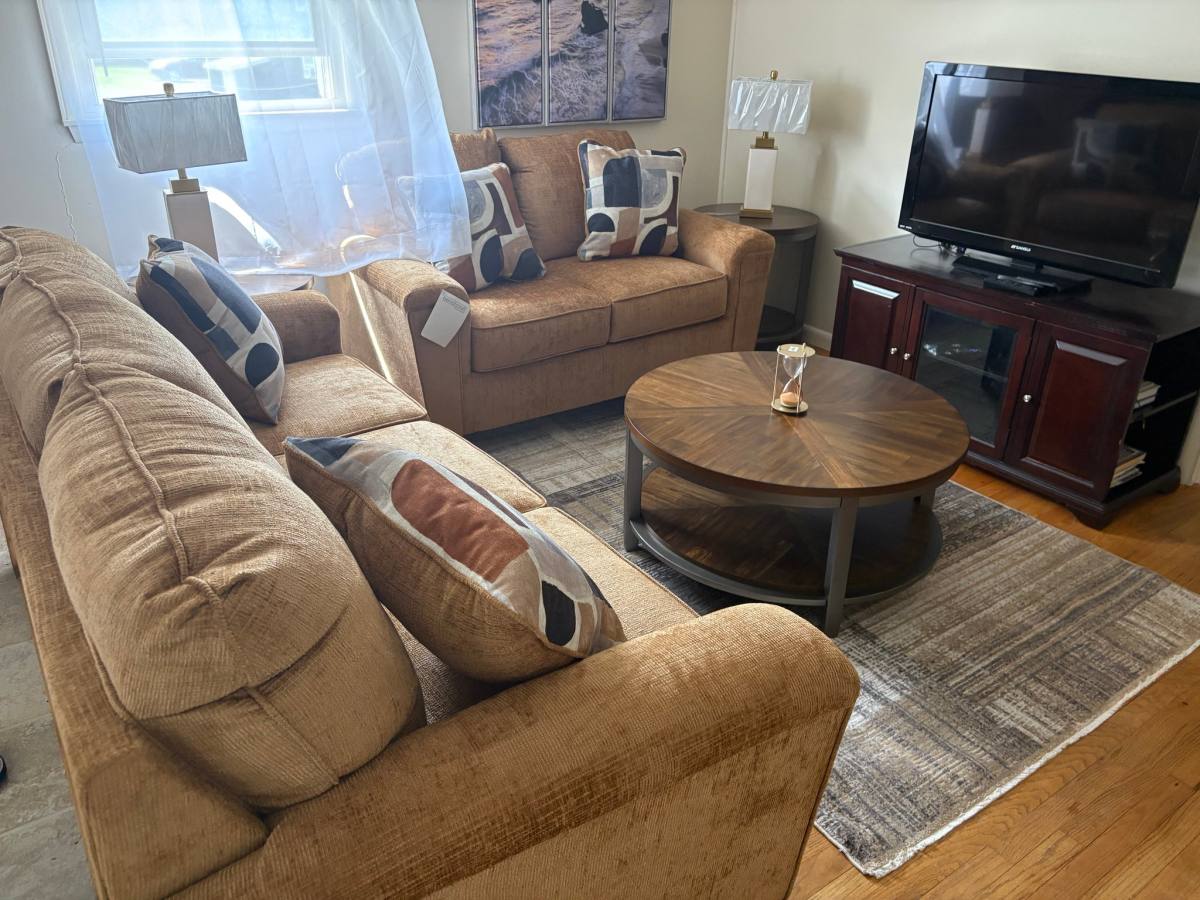 Apartment for rent at 105 Robert Dr Room 1 107 2FL, Syracuse, NY 13210