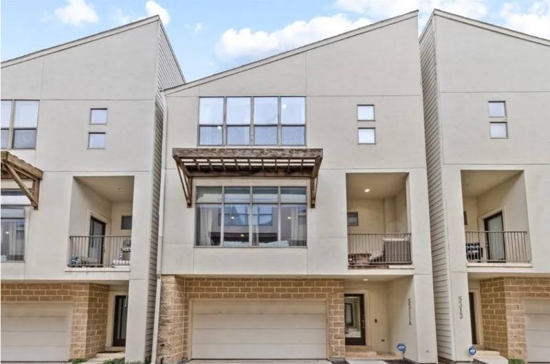 Townhouse for rent at 5311 Lillian St #A, Houston, TX 77007