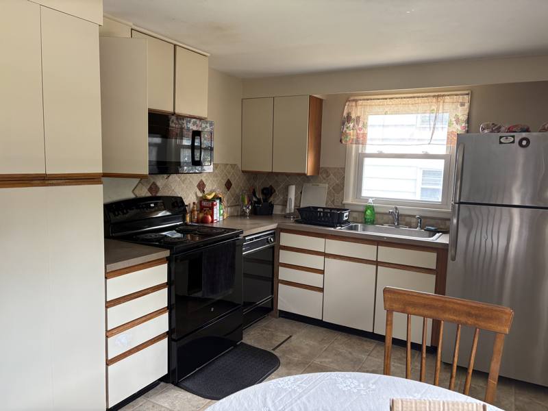 Apartment for rent at 107 Robert Dr #ROOM, Syracuse, NY 13210