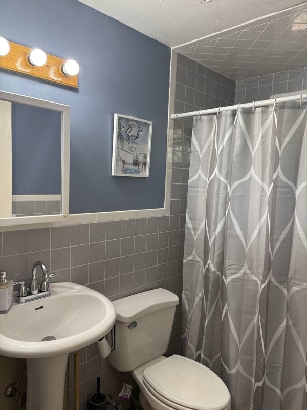Apartment for rent at 107 Robert Dr #ROOM, Syracuse, NY 13210