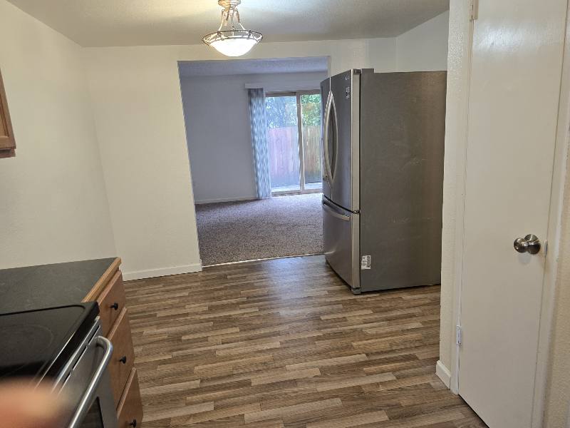 Townhouse for rent at 409 E 34th St, Tacoma, WA 98404