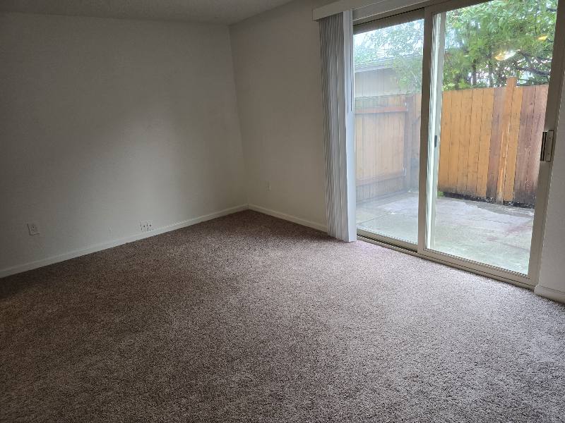 Townhouse for rent at 409 E 34th St, Tacoma, WA 98404