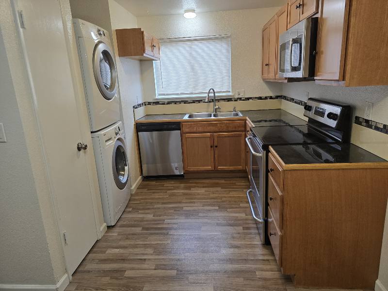 Townhouse for rent at 409 E 34th St, Tacoma, WA 98404