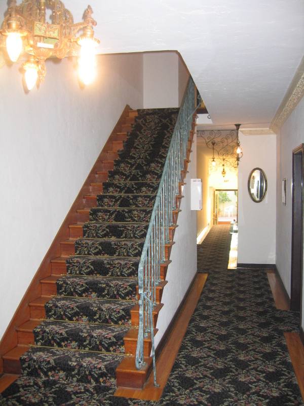 Apartment for rent at 414 N Sycamore Ave #3, Los Angeles, CA 90036