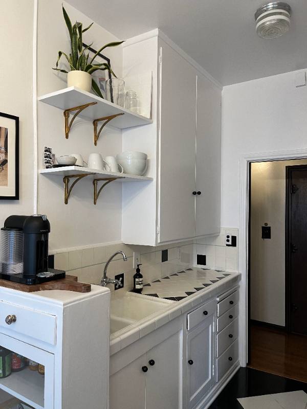 Apartment for rent at 414 N Sycamore Ave #3, Los Angeles, CA 90036